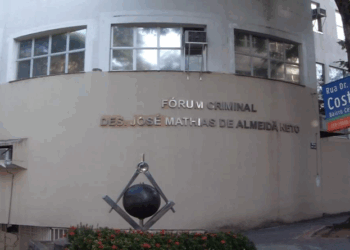 Advogada apontada como ‘pombo-correio do tráfico’ está foragida