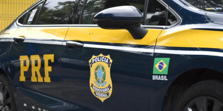 Motociclista tenta atropelar agentes da PRF e acaba preso na BR-101, em São Mateus