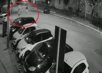 Homem morre após ser baleado na frente da Catedral de Vitória