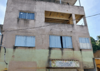 Pai é preso suspeito de jogar bebê de 9 meses de janela de prédio no ES; mãe também foi presa