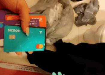 Estudante de Medicina Veterinária é presa fazendo compras em shopping com cartões roubados de colegas da faculdade
