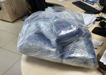 Mulher é presa após tentar embarcar com 10kg de maconha na mala no Aeroporto de Vitória