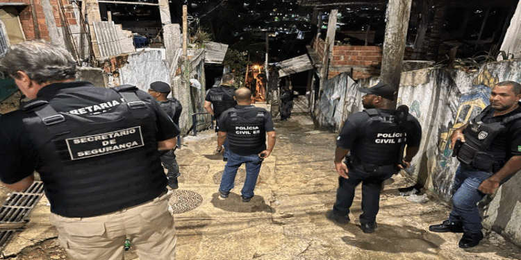 Polícia cumpre mandados contra integrantes de organização criminosa em Vitória e Vila Velha