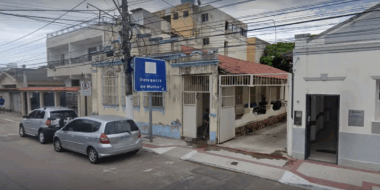 Policial penal é preso após agredir com socos e coronhadas a esposa em Vila Velha, no ES