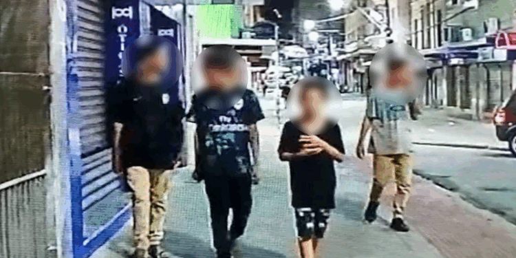 Adolescentes de 13 e 15 anos são apreendidos após assalto a farmácia no Centro de Vitória