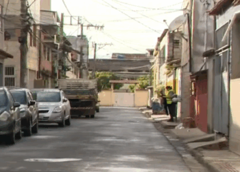 Homem é preso por agredir companheira com socos após vê-la conversando com amigas na rua em Vitória