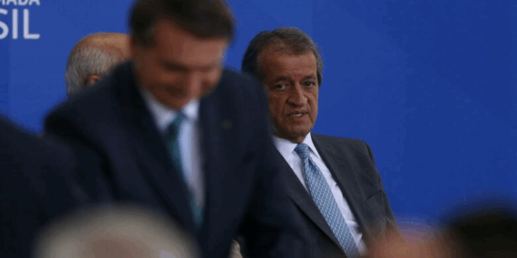 Bolsonaro inelegível “vale” mais que candidato, Aponta pesquisa do PL