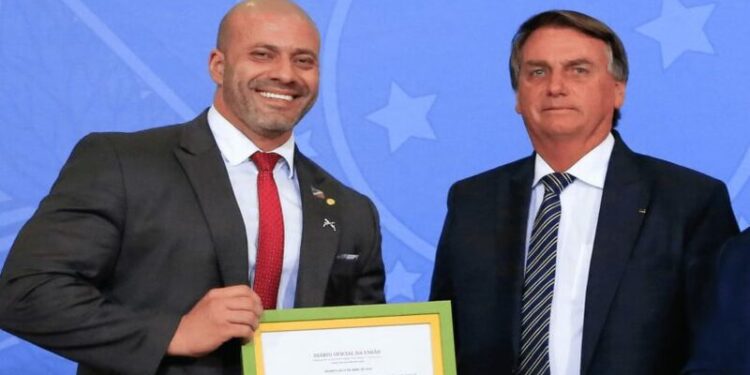 Moraes manda PF ouvir Bolsonaro e Daniel Silveira sobre caso do Val