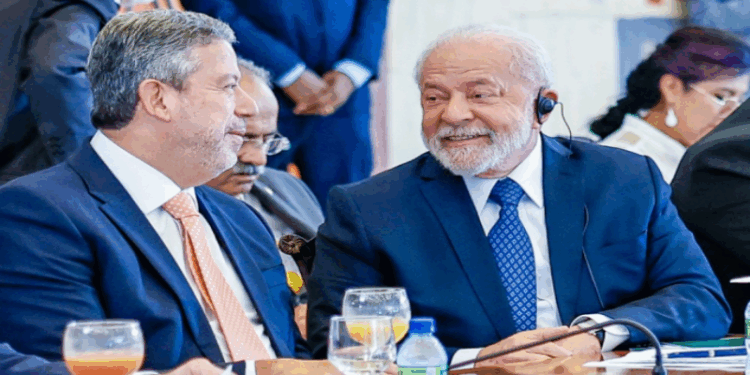 Lula libera R$ 6,6 Bilhões em emendas parlamentares para tentar conter insatisfação do Centrão