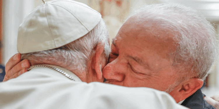 Lula e papa Francisco se encontram no Vaticano
