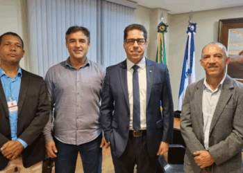 Deputados aprovam projeto que garante direito de progressão de carreira a policiais e bombeiros militares no ES