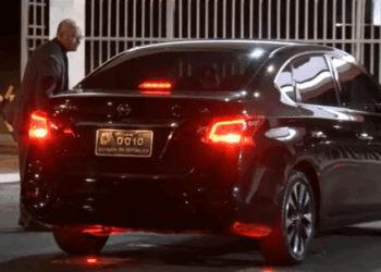 Lula faz churrasco para ministros e líderes do governo no Palácio da Alvorada