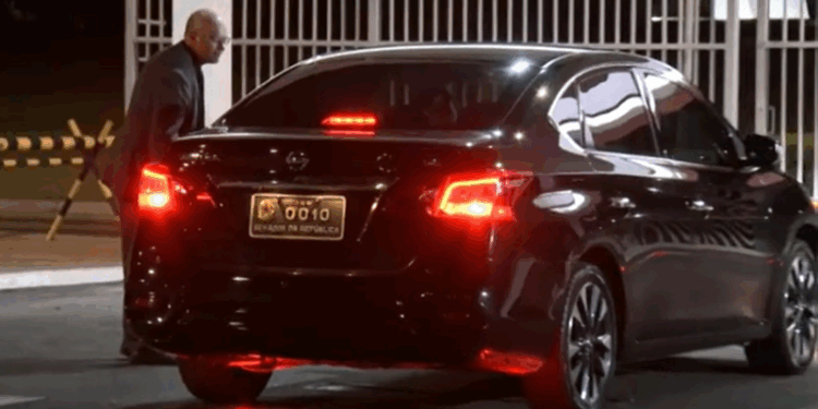 Lula faz churrasco para ministros e líderes do governo no Palácio da Alvorada