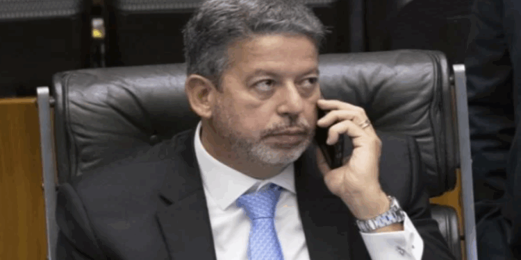 Votação da MP dos Ministérios é adiada na Câmara e pressiona Governo Lula