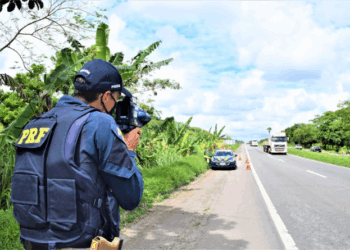 PRF alerta sobre os riscos do excesso de velocidade nesse carnaval