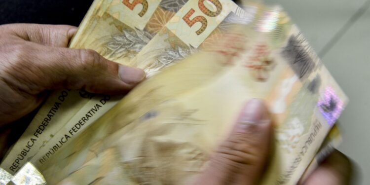 Começam negociações do Desenrola Brasil, que pode devolver acesso ao crédito à população