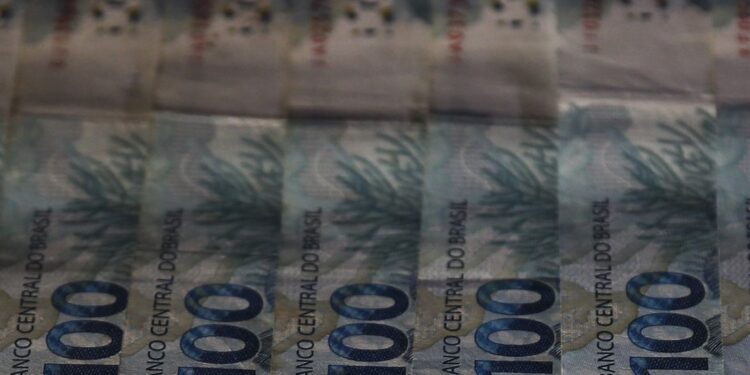 Governo propõe tirar R$ 5 bi de gastos do PAC da meta fiscal de 2024