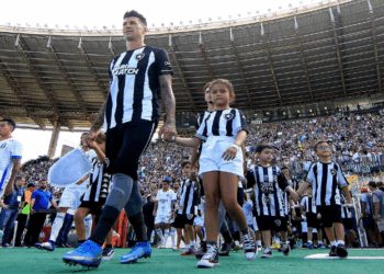 Copa do Brasil: Botafogo e Brasiliense duelam em clima de decisão no Kleber Andrade