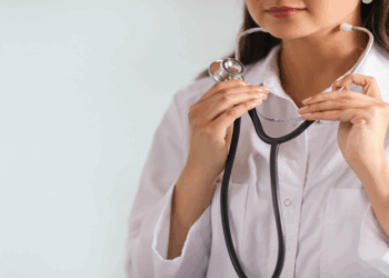 Até 2024, maioria dos profissionais da medicina será mulher, projeta estudo