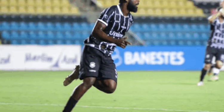 Rio Branco-ES marca nos acréscimos, vence o Estrela, mas segue na zona de rebaixamento do Capixabão