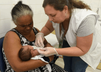 Fiocruz assina acordo para retomar produção de vacina BCG no país