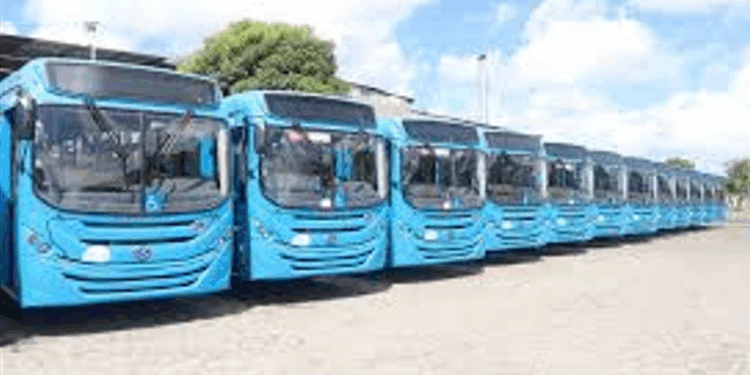 Dia começa sem ônibus para passageiros de Viana e Cariacica