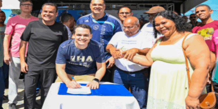 Prefeitura de Vitória inaugura Parque Kids e inicia obras de quadra coberta no Romão