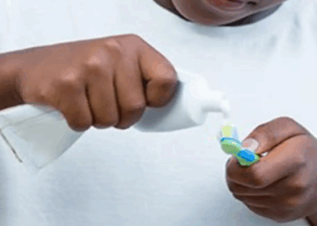 Anvisa suspende creme dental da Colgate após relatos de reações