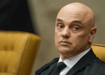 Moraes decreta prisão domiciliar de Bolsonaro