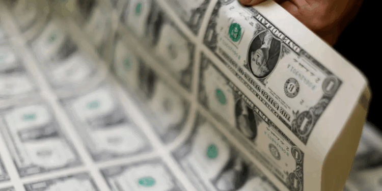 Dólar cai para R$ 5,81 em dia de trégua com moedas emergentes