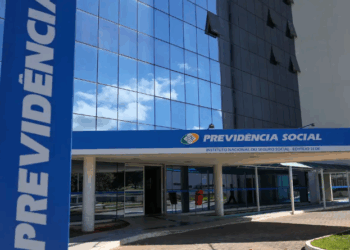 INSS: Senado aprova bônus para servidor acelerar análise de benefícios