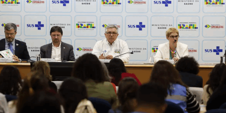 Agora Tem Especialistas lança edital nesta quinta com 1.778 vagas