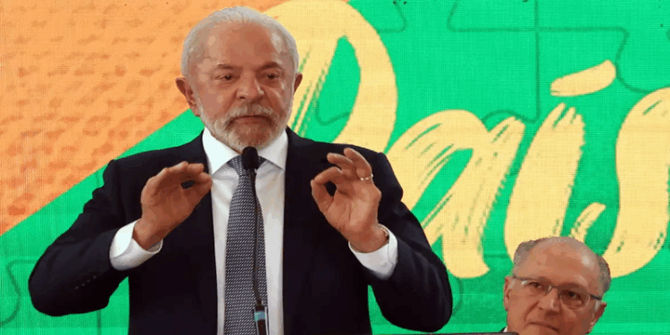 Lula envia na quarta ao Congresso projeto que regula redes sociais