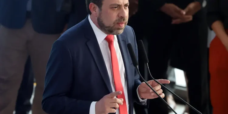 Programa do governo quer aprofundar conexão com as periferias
