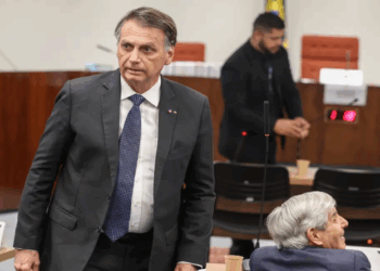 Prisão domiciliar: saiba o que Bolsonaro está proibido de fazer