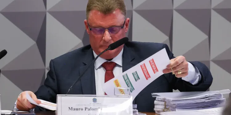 Contador de empresas beneficiadas por esquema do INSS depõe na CPMI