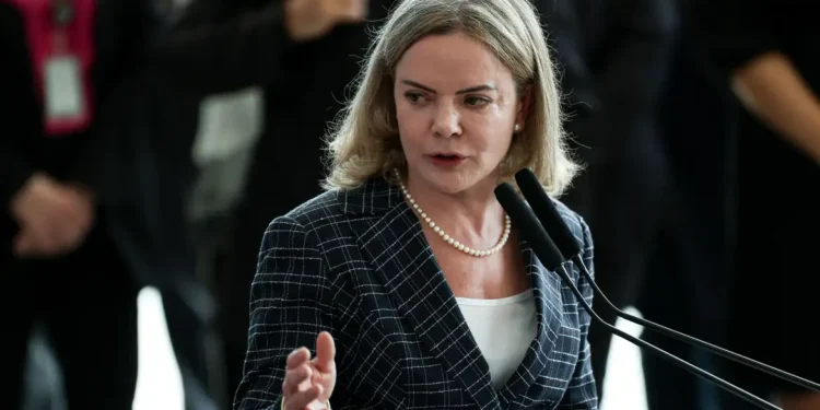 Derrite como relator do PL Antifacção contamina debate, diz Gleisi