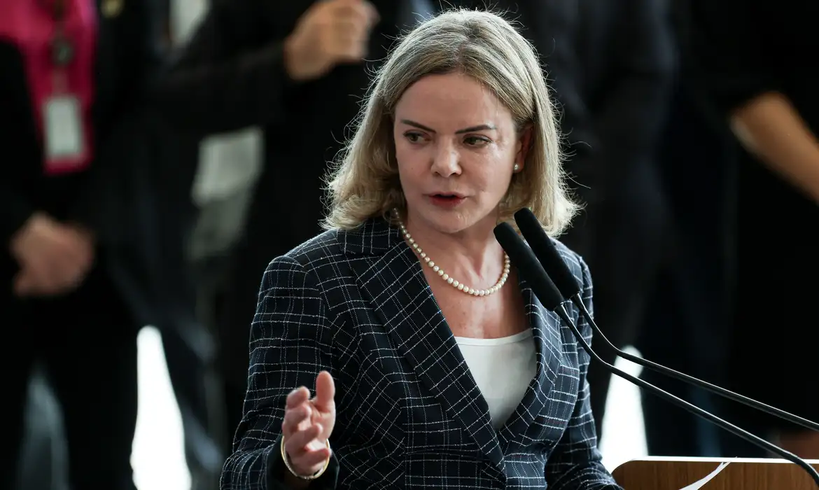 Jose Cruz/Agência Brasil Brasília (DF), 10/03/2025 - Cerimônia de transmissões de cargos e posse, da ministra da secretaria de relações institucionais, Gleisi Hoffman. Foto: Jose Cruz/Agência Brasil