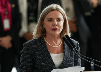 Gleisi Hoffmann tem agenda de reuniões com líderes do Congresso