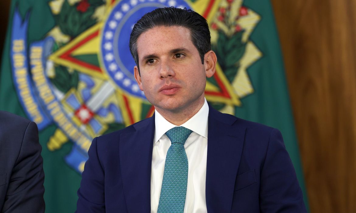 Brasília (DF) 13/08/2025 - O presidente da Câmara dos Deputados, Hugo Motta, durante assinatura da medida provisória (MP) Brasil Soberano., no Palácio do Planalto Foto: CanalGov/Reprodução