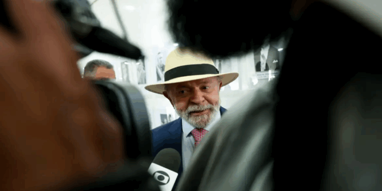 Lula celebra anúncio de cessar-fogo na Faixa de Gaza