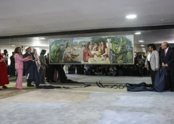 Tela de Di Cavalcanti, rasgada 7 vezes, é devolvida ao Planalto