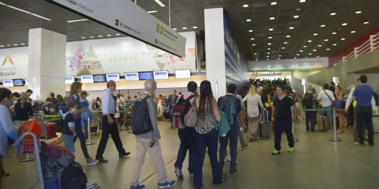Anac faz operação em aeroportos com maior fluxo em 15 estados