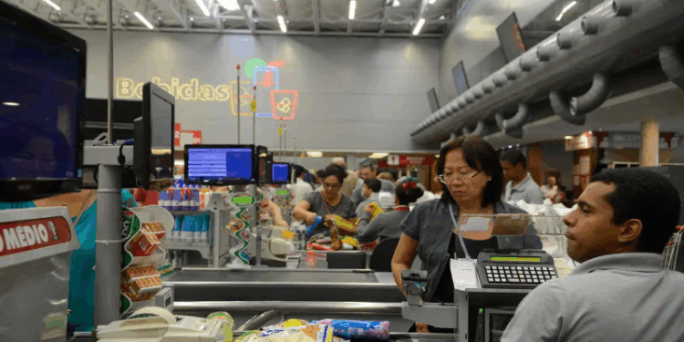 Consumo dos brasileiros cresce 2,63% no primeiro semestre