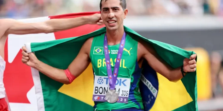 Caio Bonfim é prata na prova de 35 km do Mundial de Atletismo