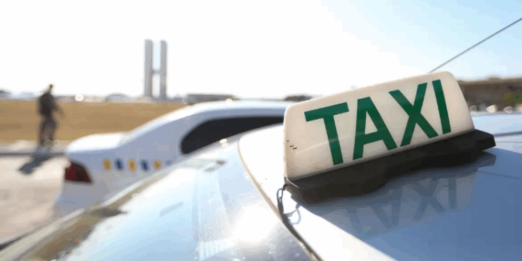 Fim da taxa de verificação de taxímetros beneficiará 300 mil taxistas