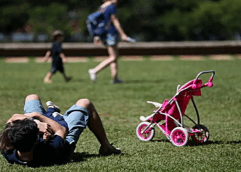 Pediatras pedem aprovação de lei com licença-paternidade de 1 mês