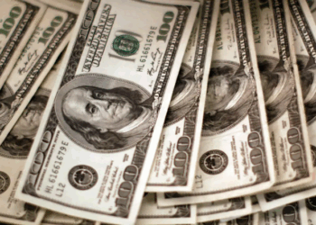 Dólar sobe para R$ 5,68 com anúncio de acordo entre EUA e China