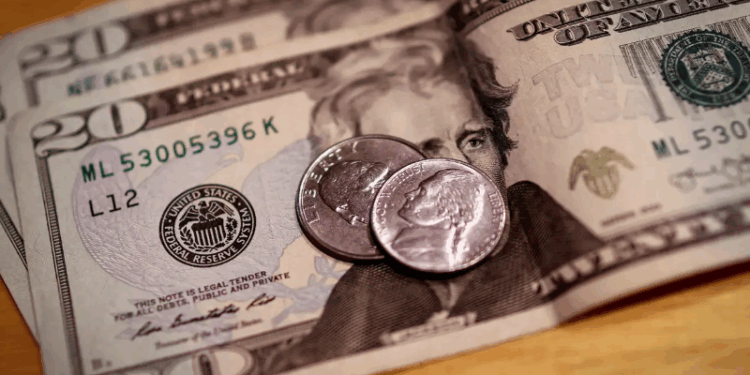Dólar sobe para R$ 5,83 após retaliação da China a tarifas de Trump