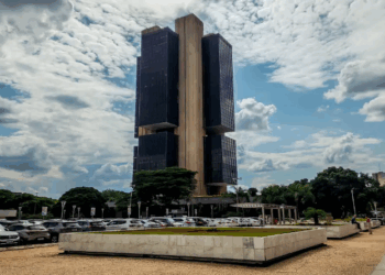 Copom eleva juros básicos da economia para 14,25% ao ano